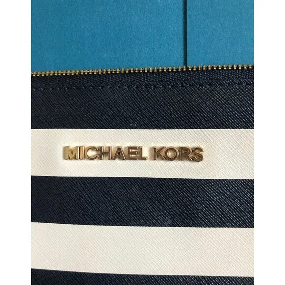 Michael Kors striped clutch - Picture 3 of 10